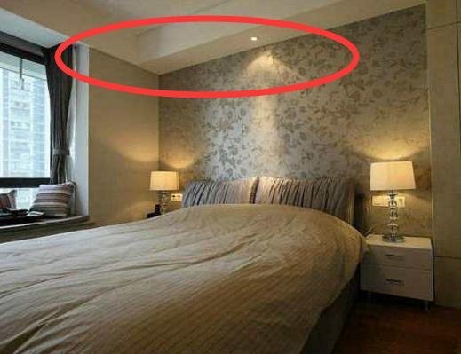vị trí đặt bóng đèn trong phòng ngủ trên tường phía sau đầu giường