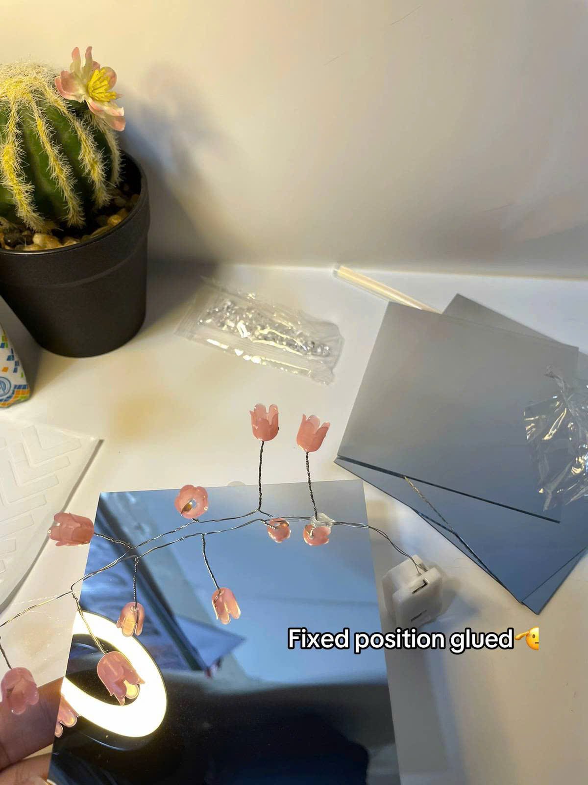Cách lắp đèn ngủ hoa tulip hình vuông